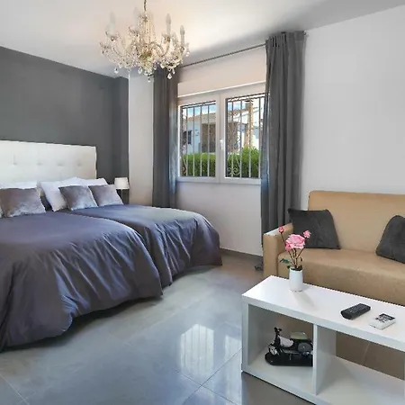New. Luxury C&c. Jardin, Piscina Y Barbacoa Granada
